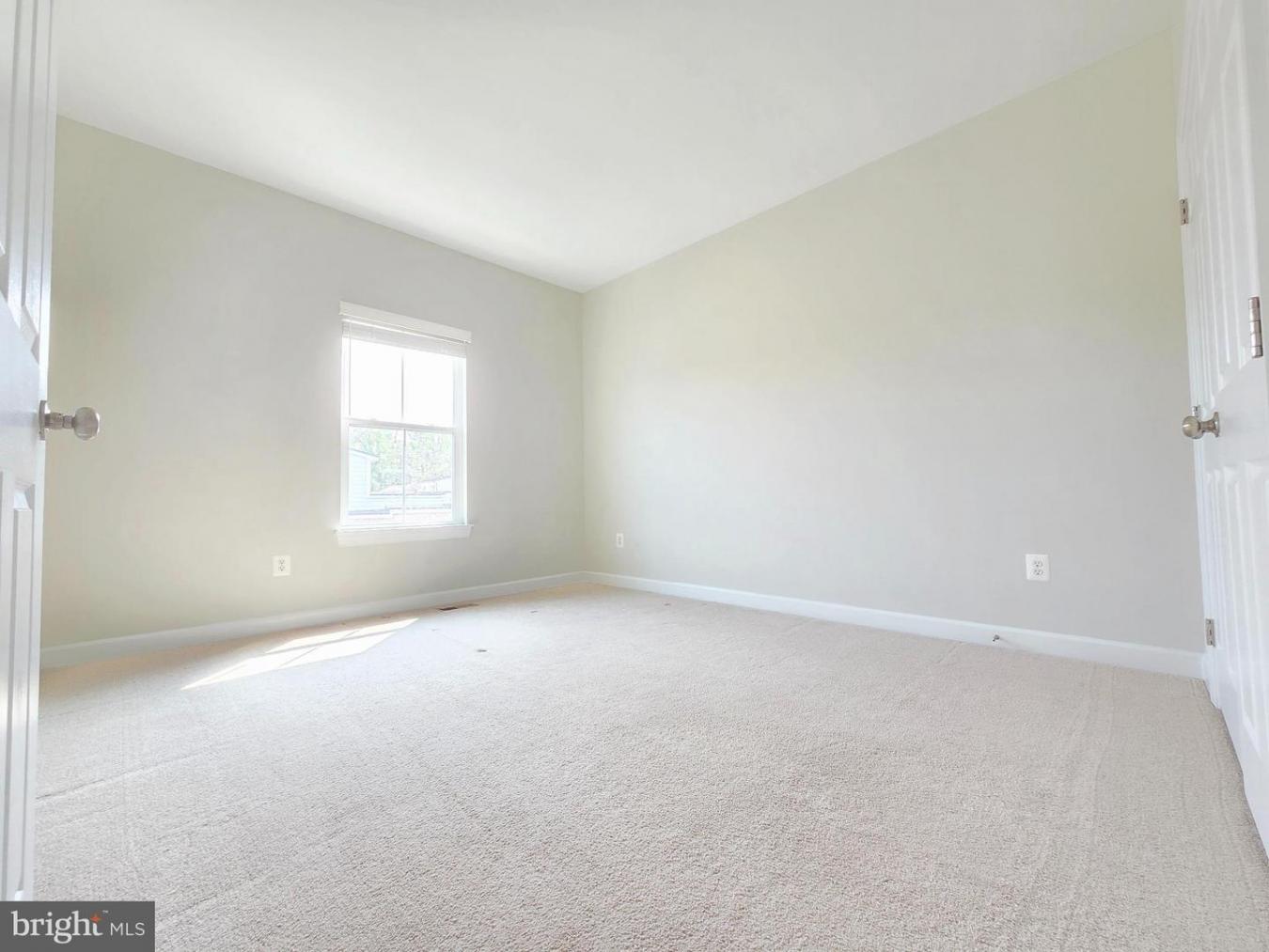 Gaithersburg, Montgomery, MD, 20878, United States, 3 Bedrooms Bedrooms, ,2 BathroomsBathrooms,Residential,For Sale,1938511