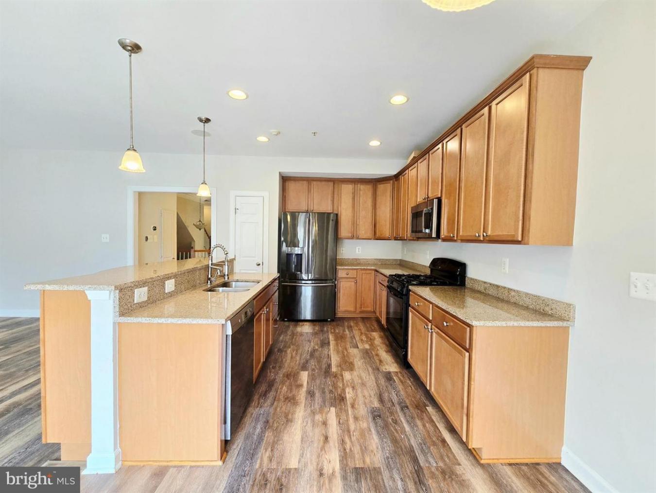Gaithersburg, Montgomery, MD, 20878, United States, 3 Bedrooms Bedrooms, ,2 BathroomsBathrooms,Residential,For Sale,1938511