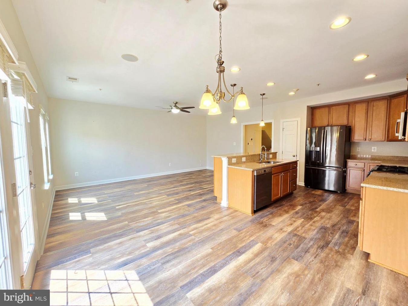 Gaithersburg, Montgomery, MD, 20878, United States, 3 Bedrooms Bedrooms, ,2 BathroomsBathrooms,Residential,For Sale,1938511