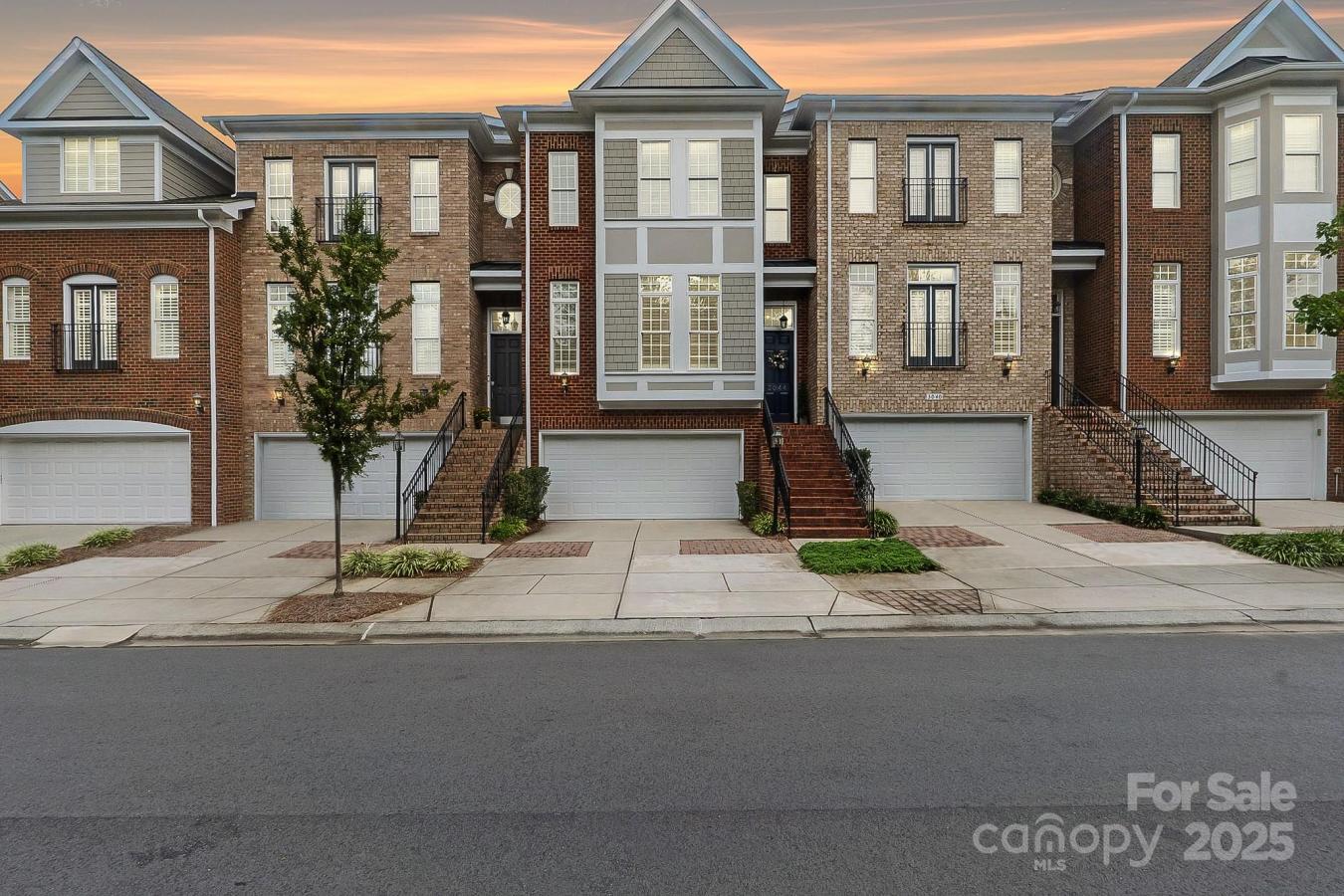 Charlotte, Mecklenburg, 28226, United States, 3 Bedrooms Bedrooms, ,3 BathroomsBathrooms,Residential,For Sale,1938512