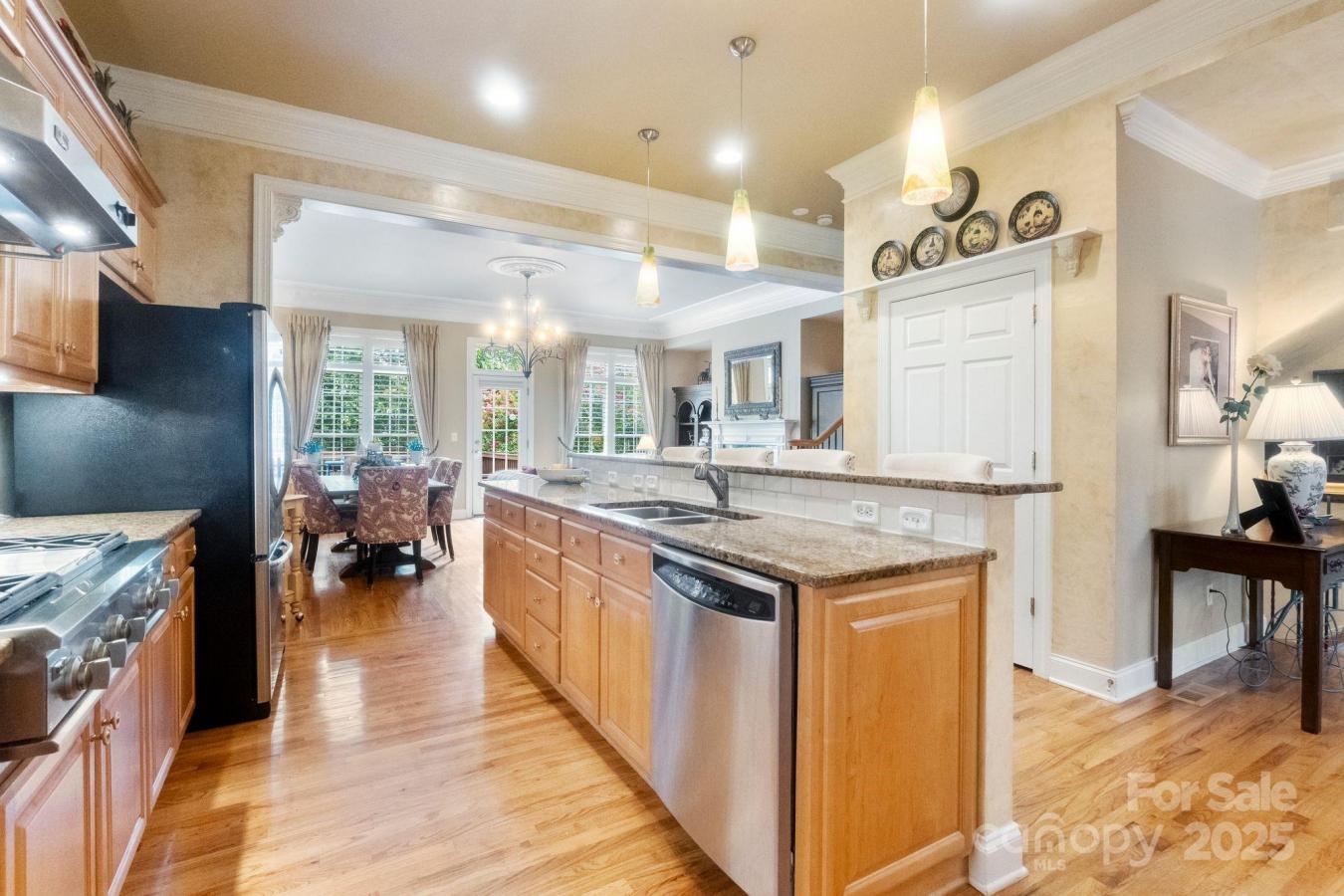 Charlotte, Mecklenburg, 28226, United States, 3 Bedrooms Bedrooms, ,3 BathroomsBathrooms,Residential,For Sale,1938512