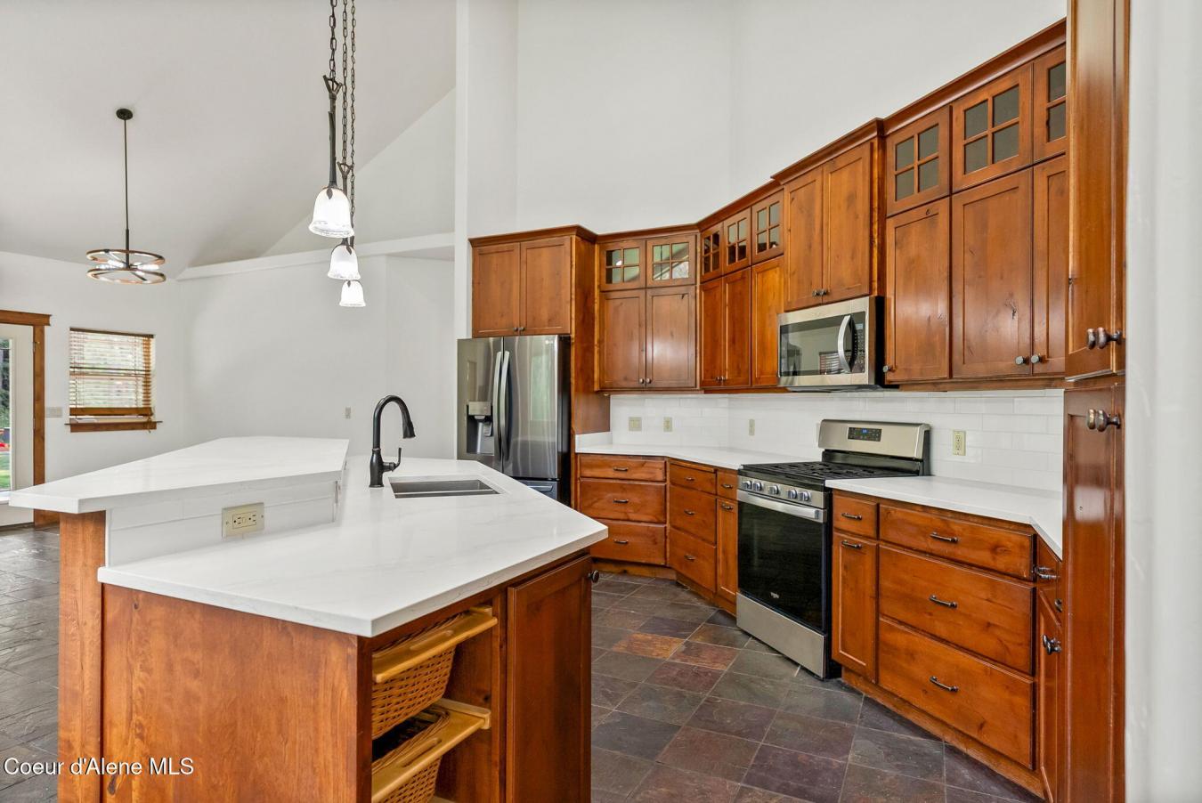 Athol, Kootenai, 83801, United States, 4 Bedrooms Bedrooms, ,3 BathroomsBathrooms,Residential,For Sale,1938510