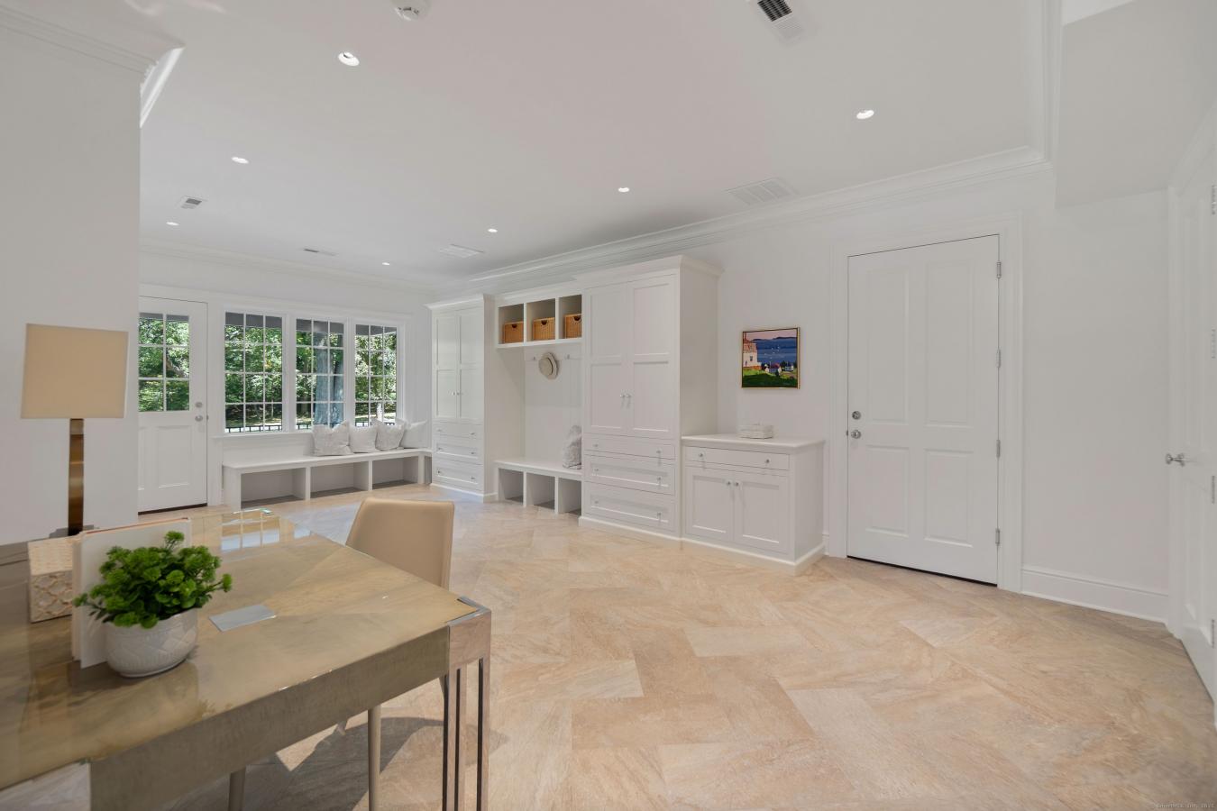 Darien, Connecticut, 06820, United States, 7 Bedrooms Bedrooms, ,7 BathroomsBathrooms,Residential,For Sale,1936662