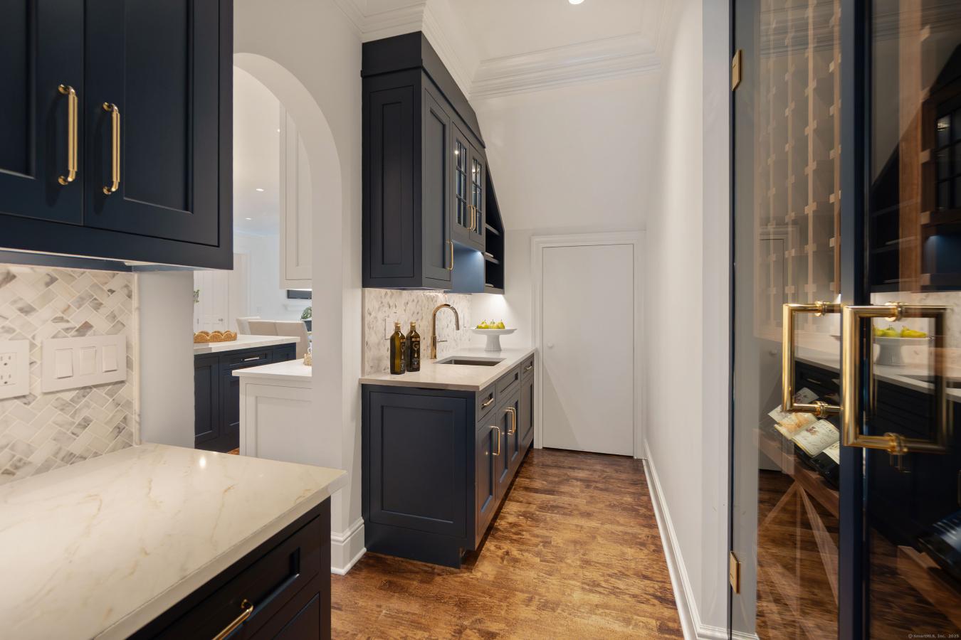 Darien, Connecticut, 06820, United States, 7 Bedrooms Bedrooms, ,7 BathroomsBathrooms,Residential,For Sale,1936662