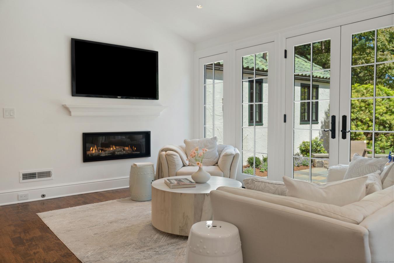 Darien, Connecticut, 06820, United States, 7 Bedrooms Bedrooms, ,7 BathroomsBathrooms,Residential,For Sale,1936662