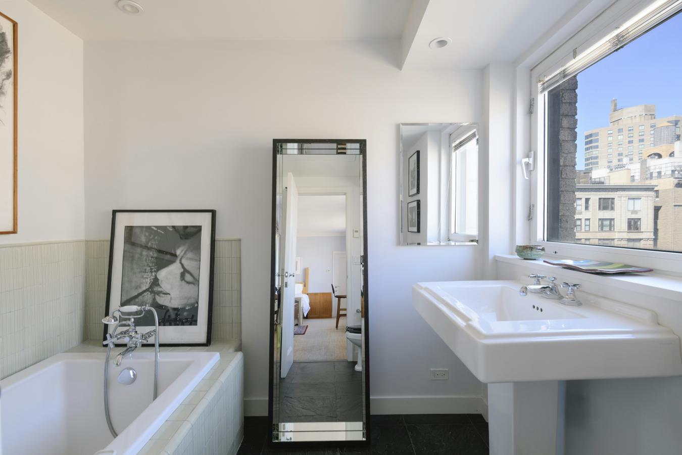 New York, New York, 10128, United States, 5 Bedrooms Bedrooms, ,6 BathroomsBathrooms,Residential,For Sale,1936661
