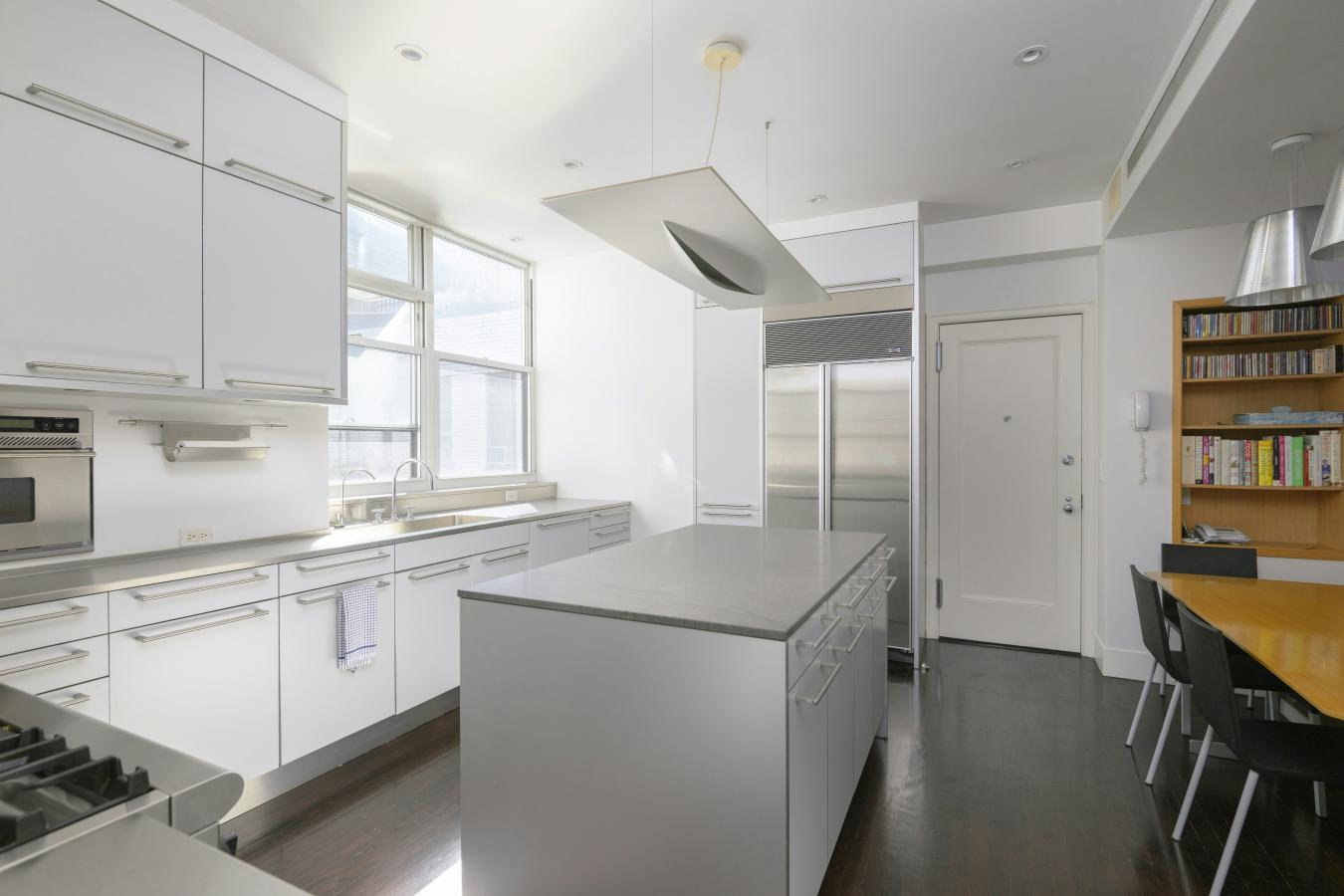 New York, New York, 10128, United States, 5 Bedrooms Bedrooms, ,6 BathroomsBathrooms,Residential,For Sale,1936661