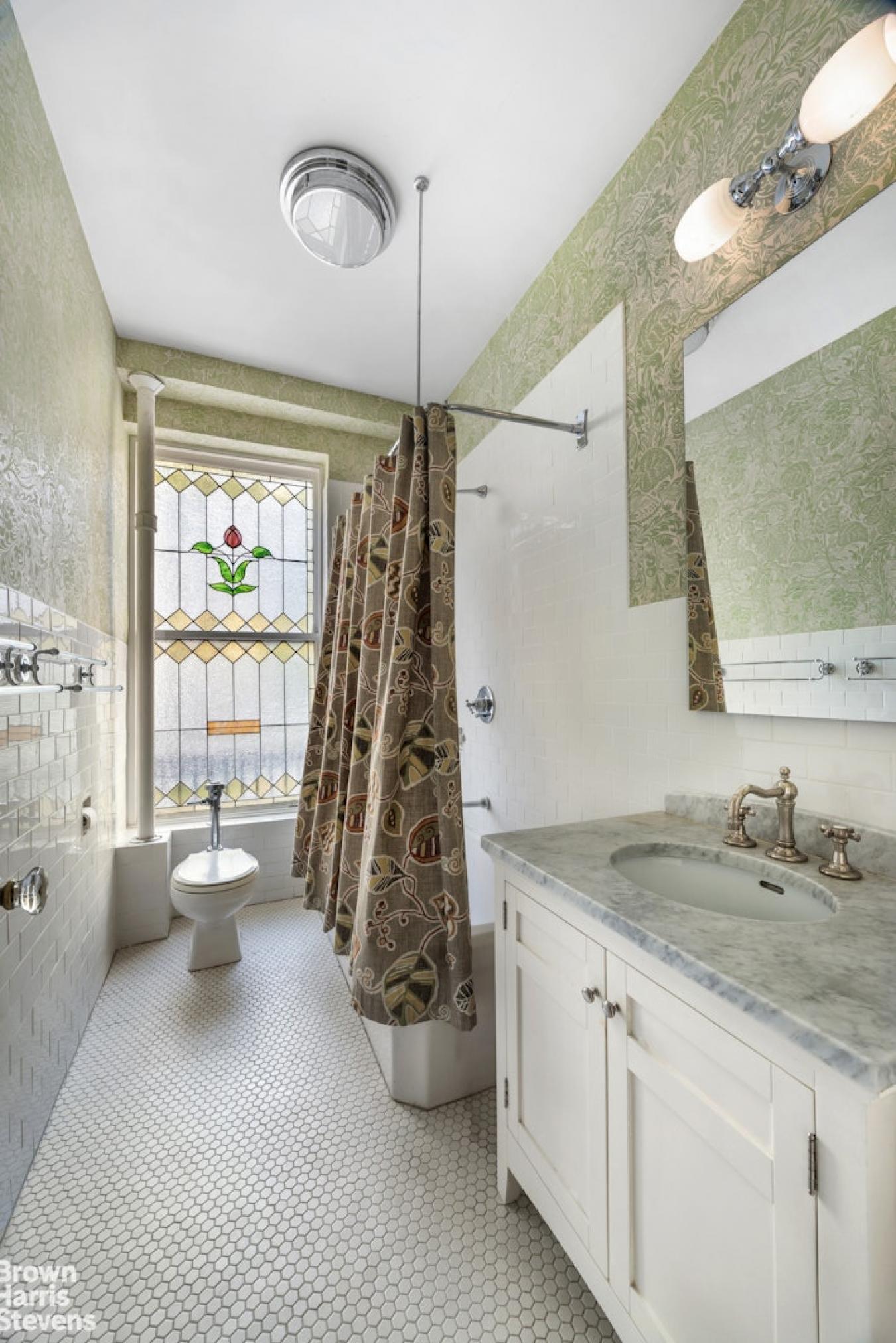 New York, New York, 10025, United States, 3 Bedrooms Bedrooms, ,2 BathroomsBathrooms,Residential,For Sale,1936657