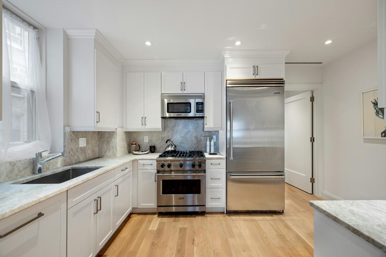 New York, New York, 10128, United States, 3 Bedrooms Bedrooms, ,3 BathroomsBathrooms,Residential,For Sale,1936656