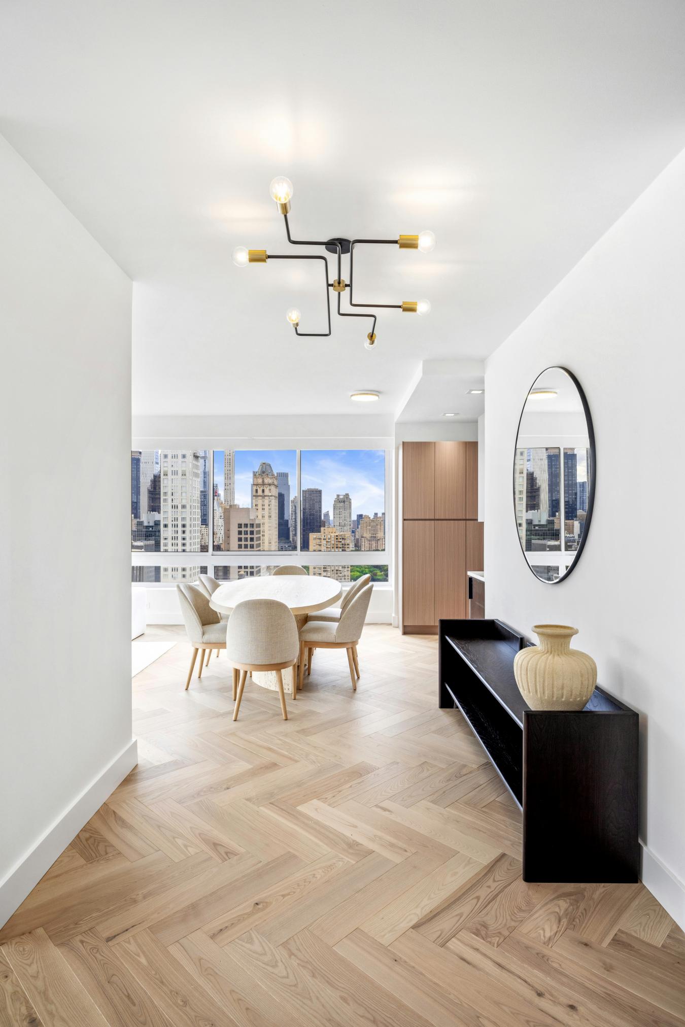 New York, New York, 10065, United States, 2 Bedrooms Bedrooms, ,2 BathroomsBathrooms,Residential,For Sale,1938508