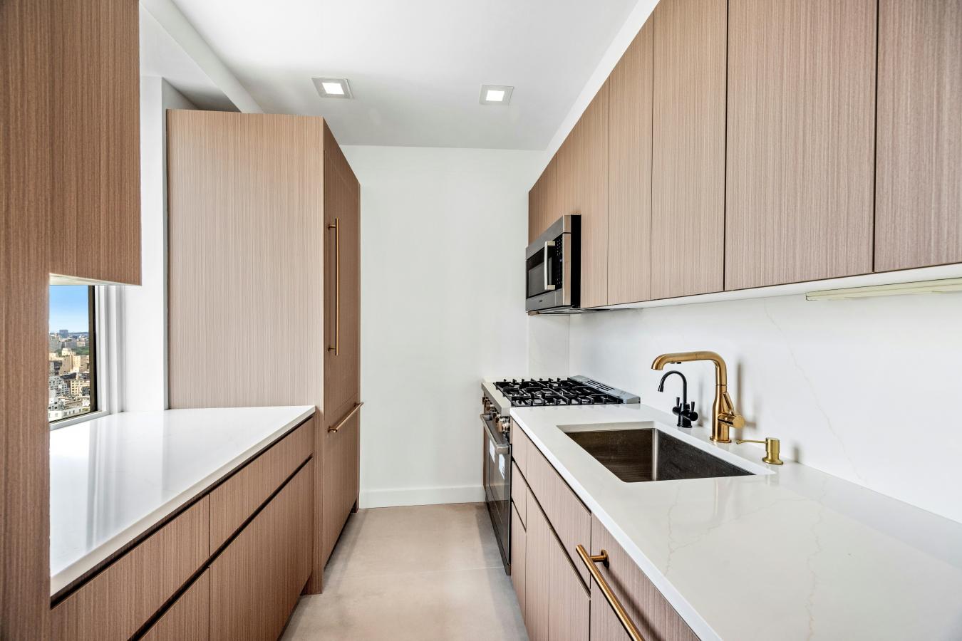 New York, New York, 10065, United States, 2 Bedrooms Bedrooms, ,2 BathroomsBathrooms,Residential,For Sale,1938508