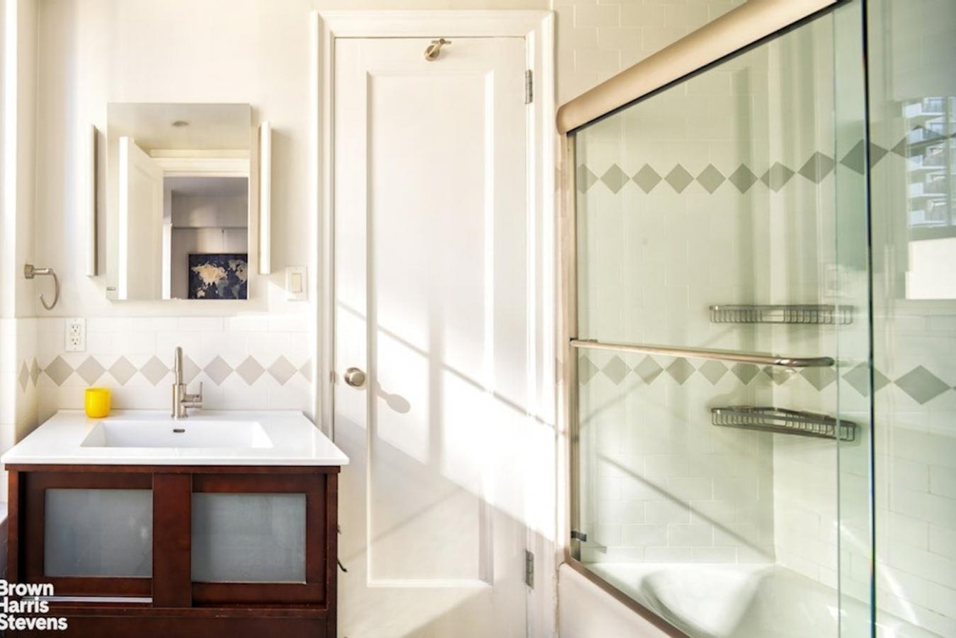 New York, New York, 10025, United States, 4 Bedrooms Bedrooms, ,3 BathroomsBathrooms,Residential,For Sale,1938507