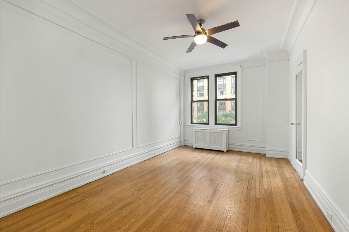 New York, New York, 10024, United States, 3 Bedrooms Bedrooms, ,3 BathroomsBathrooms,Residential,For Sale,1938505