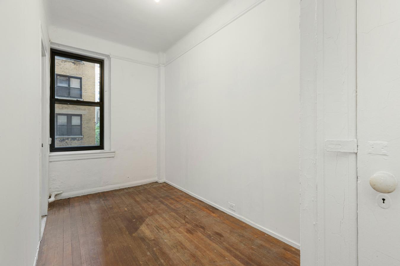 New York, New York, 10024, United States, 3 Bedrooms Bedrooms, ,3 BathroomsBathrooms,Residential,For Sale,1938505