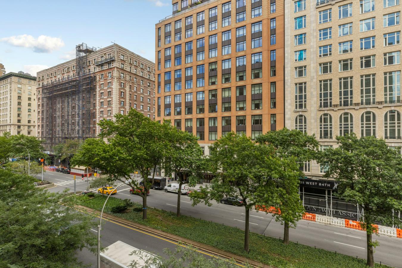 New York, New York, 10024, United States, 3 Bedrooms Bedrooms, ,3 BathroomsBathrooms,Residential,For Sale,1938505