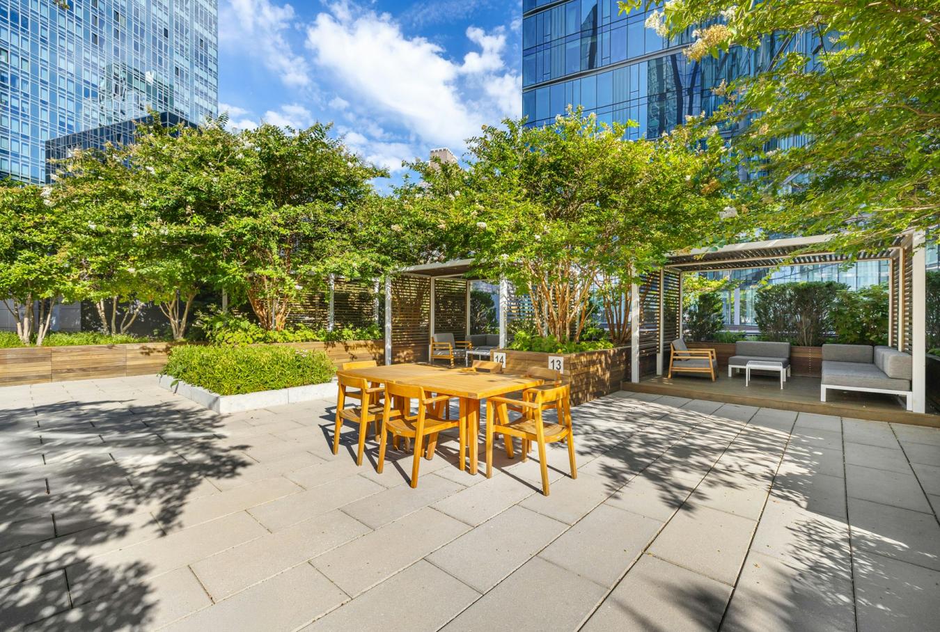 New York, New York, 10023, United States, 1 Bedroom Bedrooms, ,1 BathroomBathrooms,Residential,For Sale,1938500