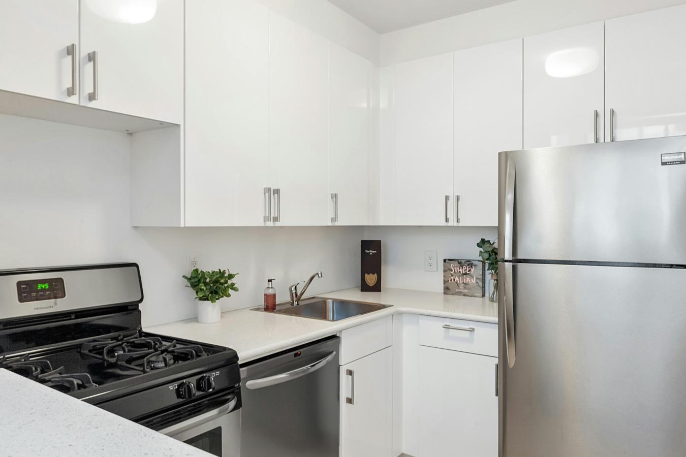 New York, New York, 10021, United States, 1 Bedroom Bedrooms, ,1 BathroomBathrooms,Residential,For Sale,1962216