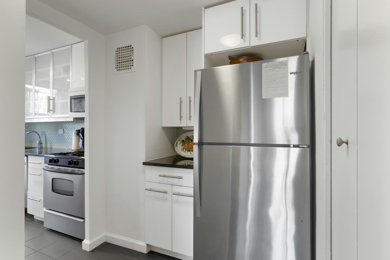 New York, New York, 10023, United States, 2 Bedrooms Bedrooms, ,1 BathroomBathrooms,Residential,For Sale,1938489