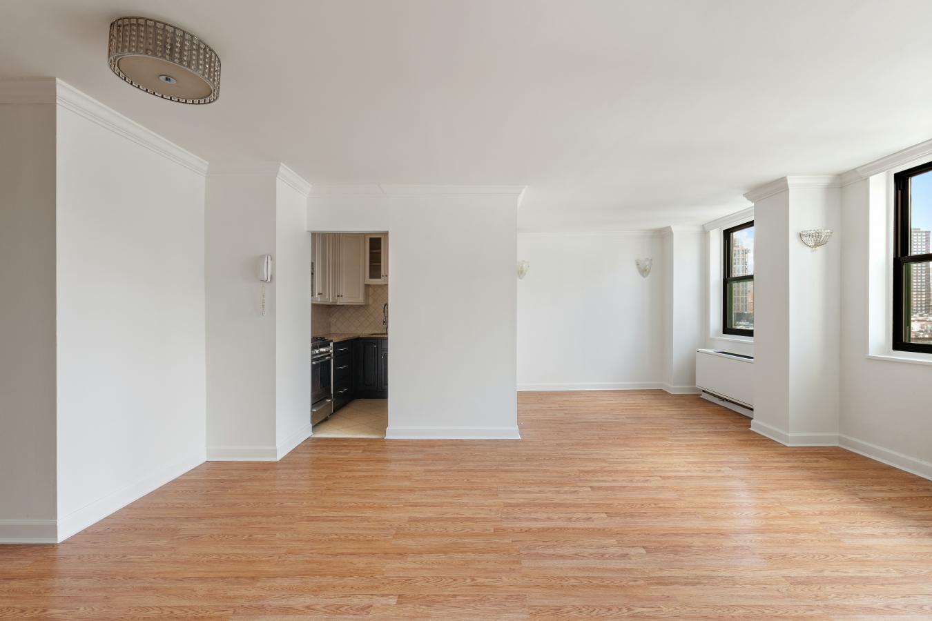 New York, New York, 10128, United States, 2 Bedrooms Bedrooms, ,2 BathroomsBathrooms,Residential,For Sale,1938488
