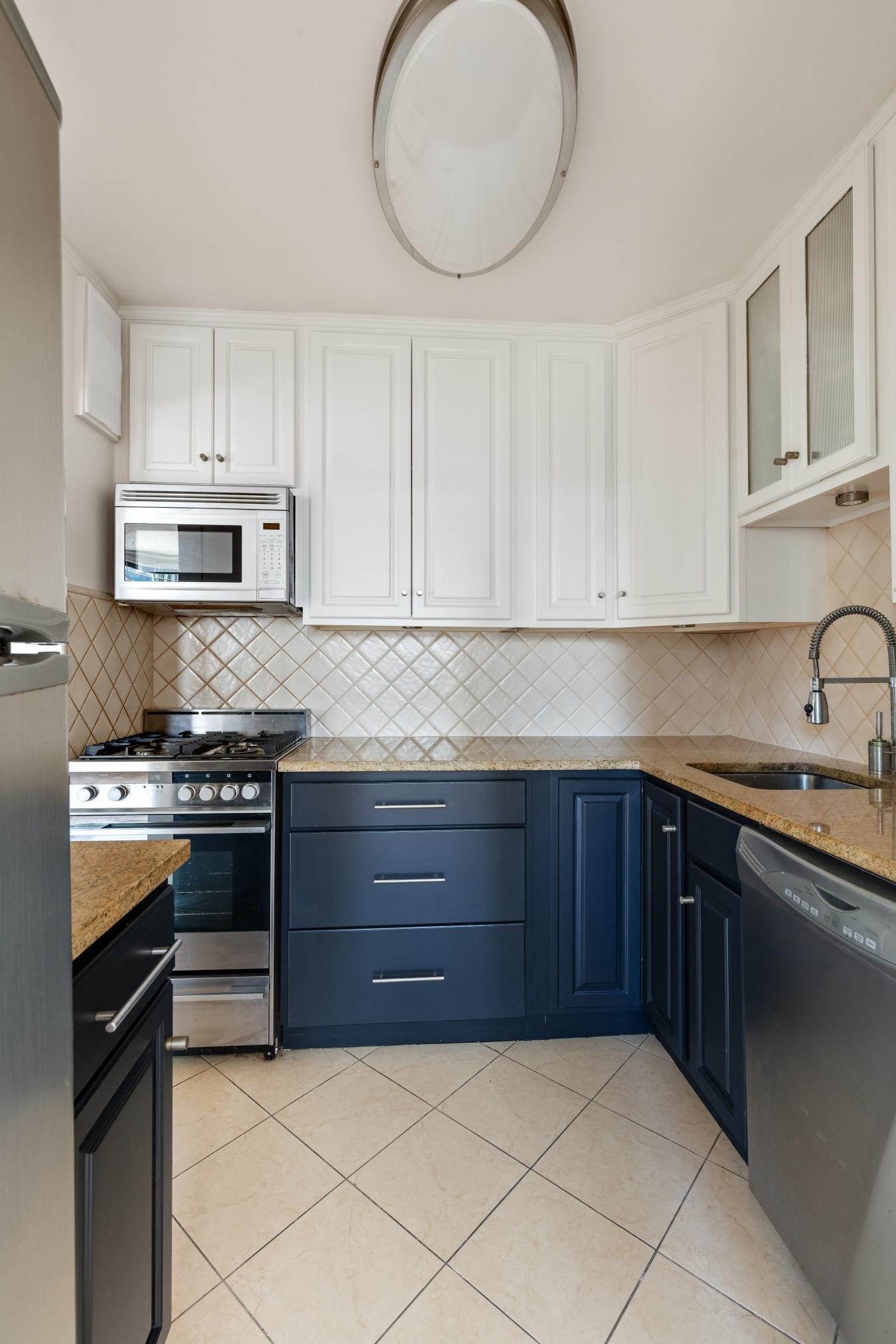 New York, New York, 10128, United States, 2 Bedrooms Bedrooms, ,2 BathroomsBathrooms,Residential,For Sale,1938488
