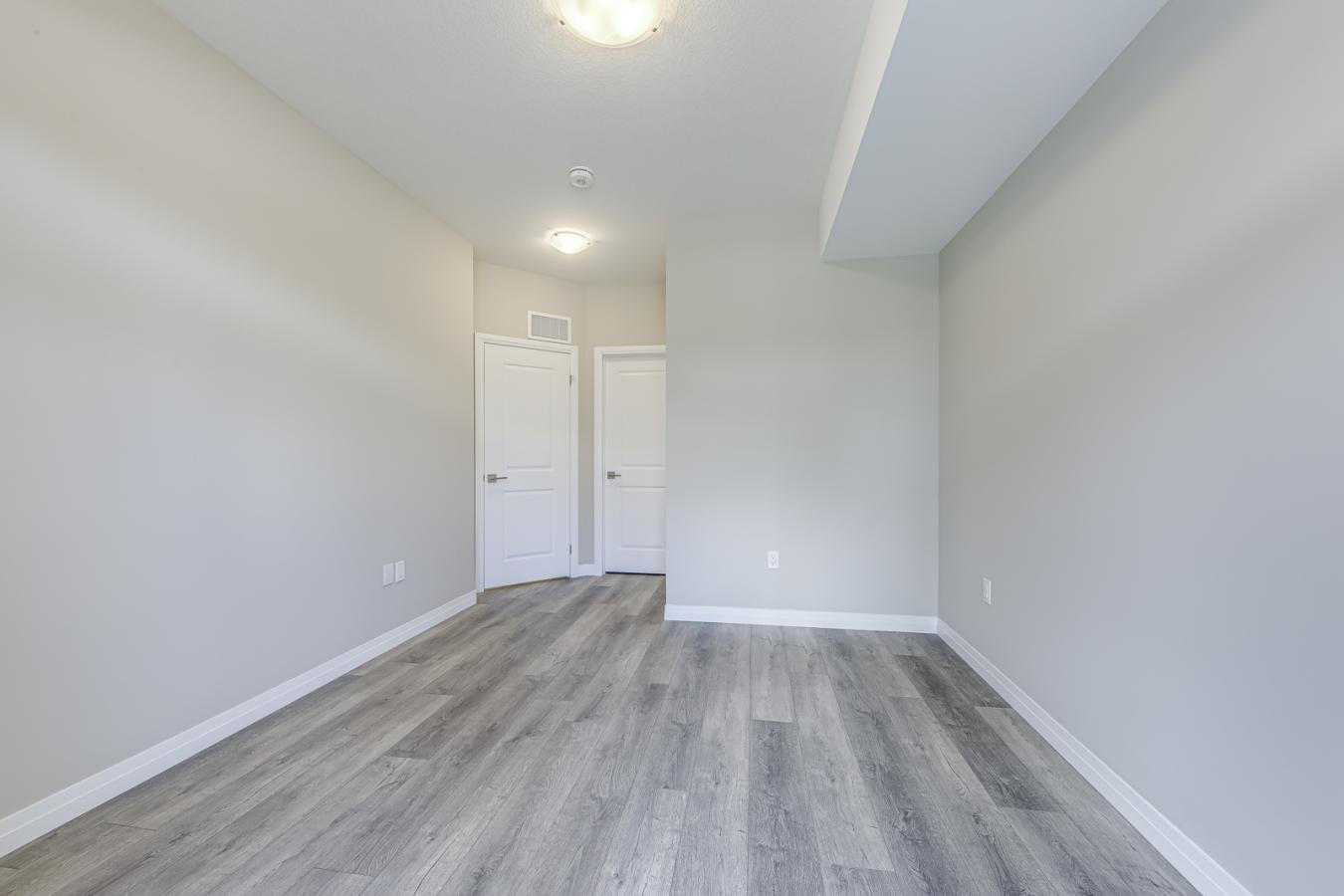Guelph, ON, N1L 1B3, Canada, 2 Bedrooms Bedrooms, ,2 BathroomsBathrooms,Residential,For Sale,1938484