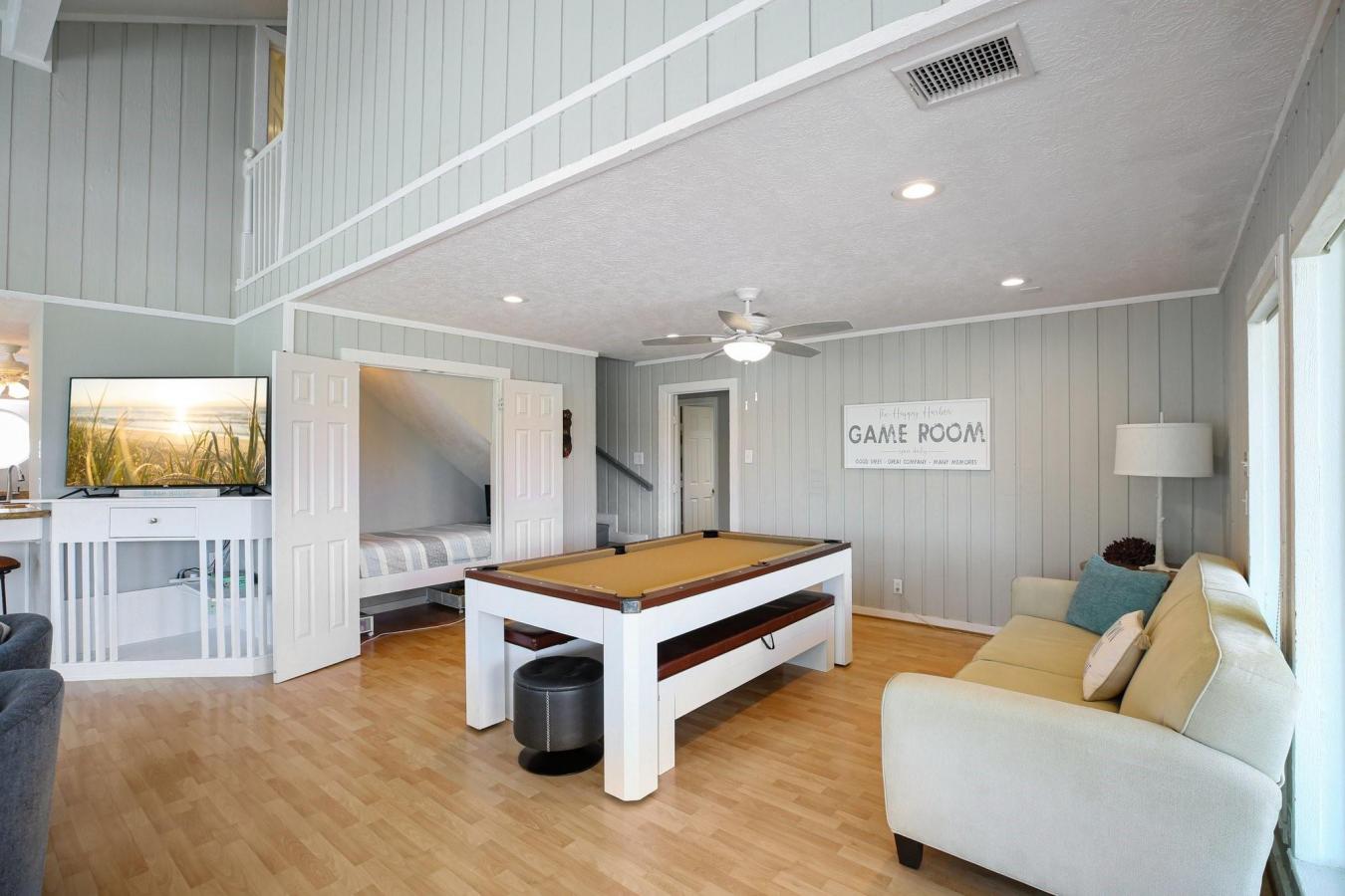 Galveston, Galveston, 77554, United States, 5 Bedrooms Bedrooms, ,3 BathroomsBathrooms,Residential,For Sale,1938483