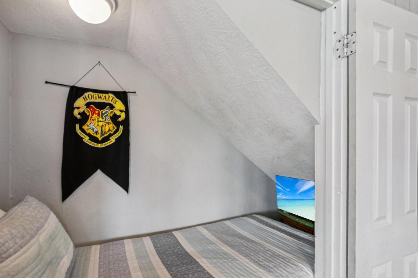 Galveston, Galveston, 77554, United States, 5 Bedrooms Bedrooms, ,3 BathroomsBathrooms,Residential,For Sale,1938483