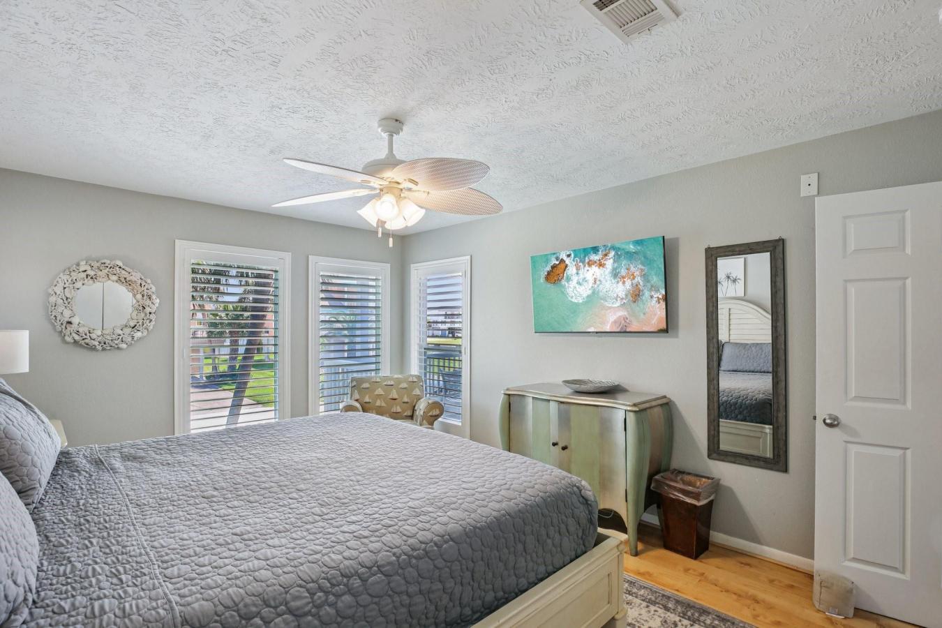 Galveston, Galveston, 77554, United States, 5 Bedrooms Bedrooms, ,3 BathroomsBathrooms,Residential,For Sale,1938483