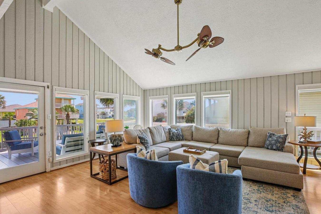 Galveston, Galveston, 77554, United States, 5 Bedrooms Bedrooms, ,3 BathroomsBathrooms,Residential,For Sale,1938483