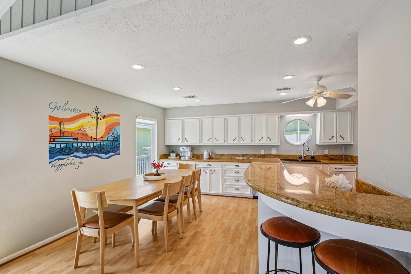 Galveston, Galveston, 77554, United States, 5 Bedrooms Bedrooms, ,3 BathroomsBathrooms,Residential,For Sale,1938483