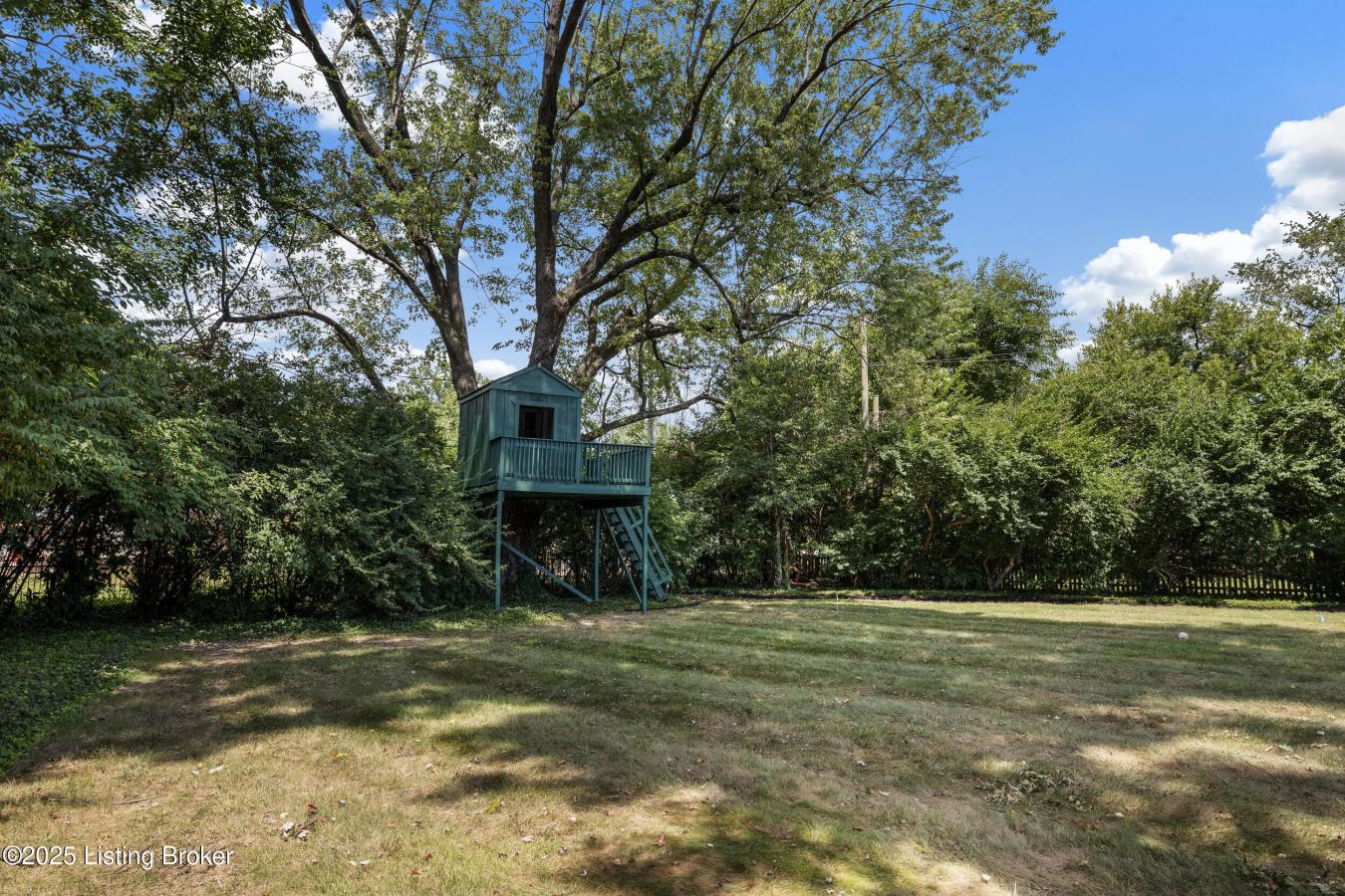 Louisville, Jefferson, 40222, United States, 5 Bedrooms Bedrooms, ,4 BathroomsBathrooms,Residential,For Sale,1941564