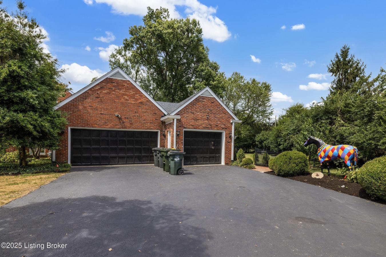 Louisville, Jefferson, 40222, United States, 5 Bedrooms Bedrooms, ,4 BathroomsBathrooms,Residential,For Sale,1941564