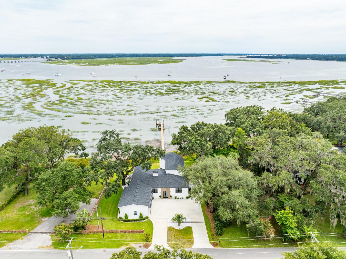 Beaufort, Beaufort, 29902, United States, 7 Bedrooms Bedrooms, ,5 BathroomsBathrooms,Residential,For Sale,1943699