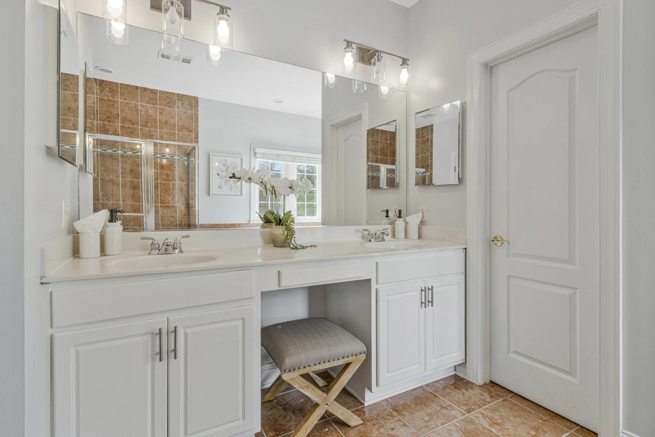 Falls Church, Virginia, 22043, United States, 5 Bedrooms Bedrooms, ,3 BathroomsBathrooms,Residential,For Sale,1941563