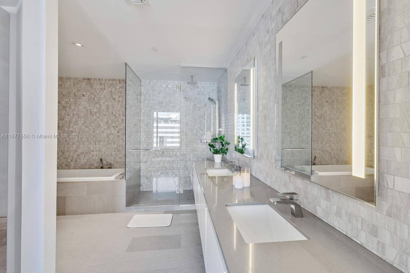 Miami, Miami-Dade County, 33130, United States, 2 Bedrooms Bedrooms, ,2 BathroomsBathrooms,Residential,For Sale,1941562
