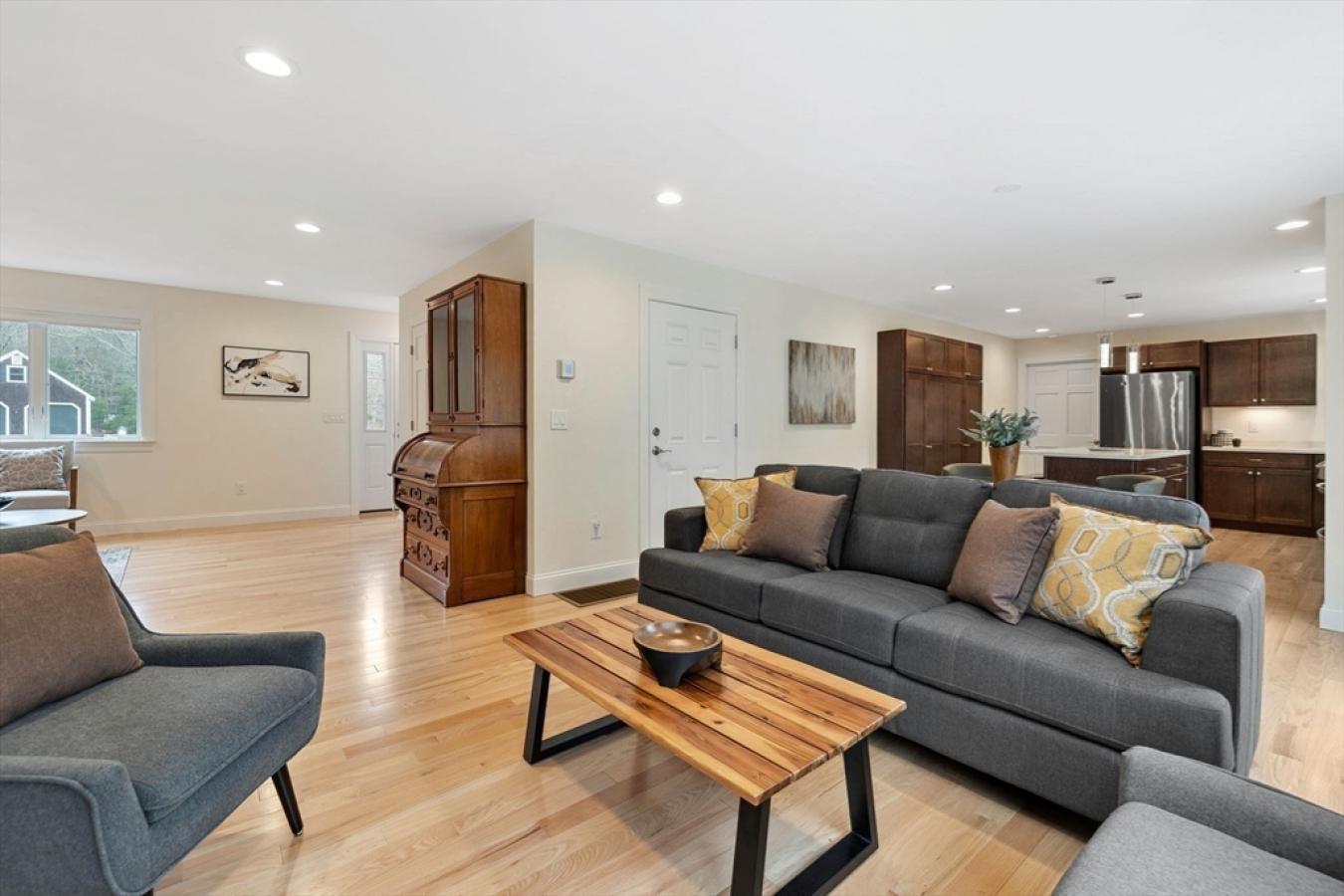 Falmouth, Massachusetts, 02536, United States, 4 Bedrooms Bedrooms, ,3 BathroomsBathrooms,Residential,For Sale,1938476