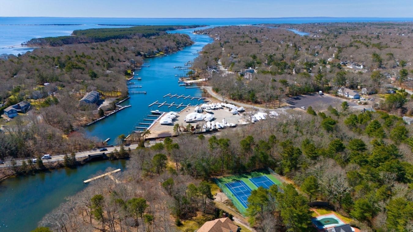 Falmouth, Massachusetts, 02536, United States, 4 Bedrooms Bedrooms, ,3 BathroomsBathrooms,Residential,For Sale,1938476