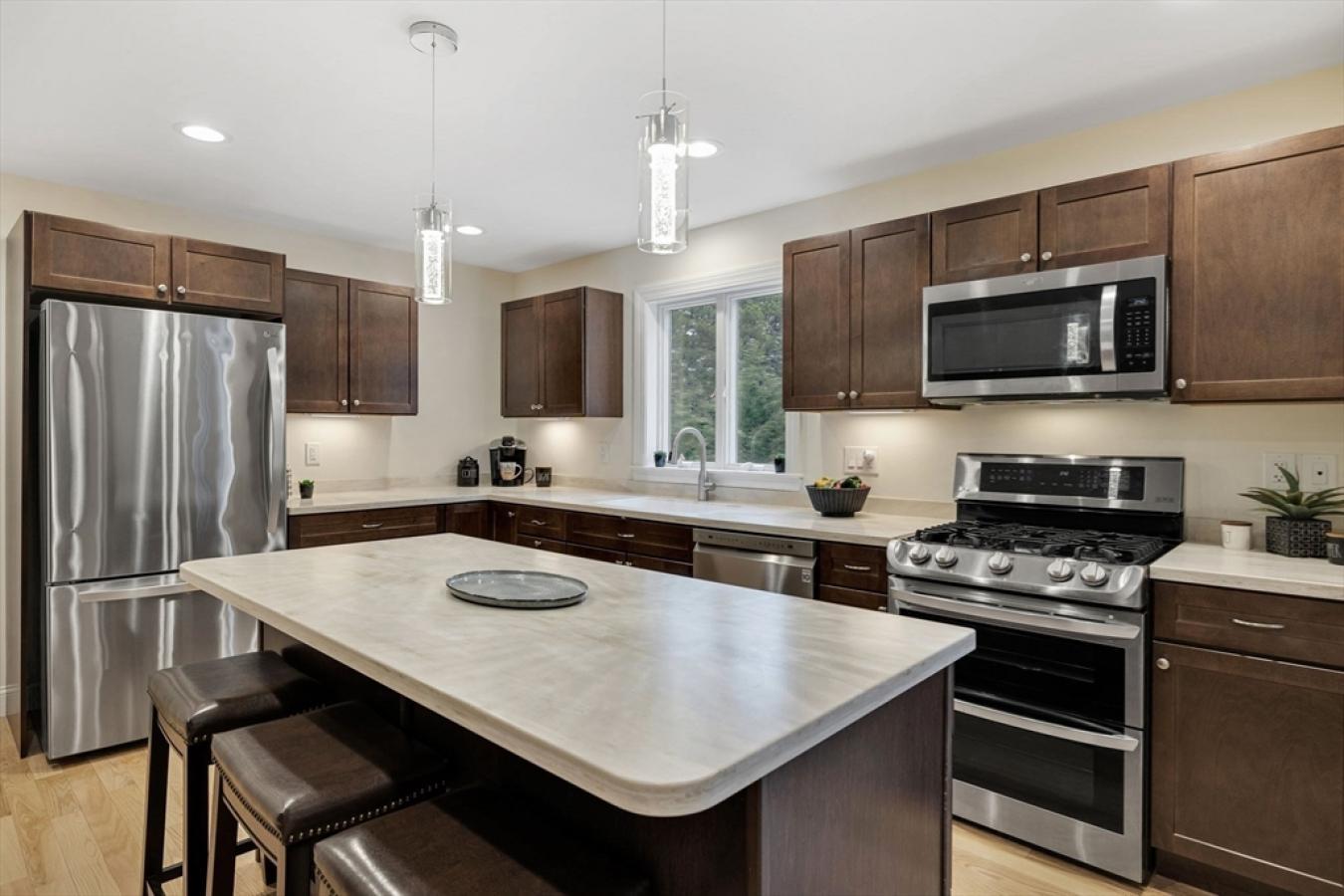 Falmouth, Massachusetts, 02536, United States, 4 Bedrooms Bedrooms, ,3 BathroomsBathrooms,Residential,For Sale,1938476