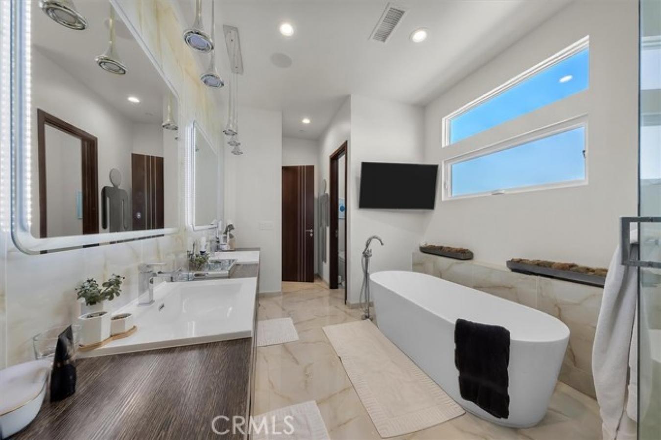 Redondo Beach, Los Angeles, 90278, United States, 4 Bedrooms Bedrooms, ,3 BathroomsBathrooms,Residential,For Sale,1941557