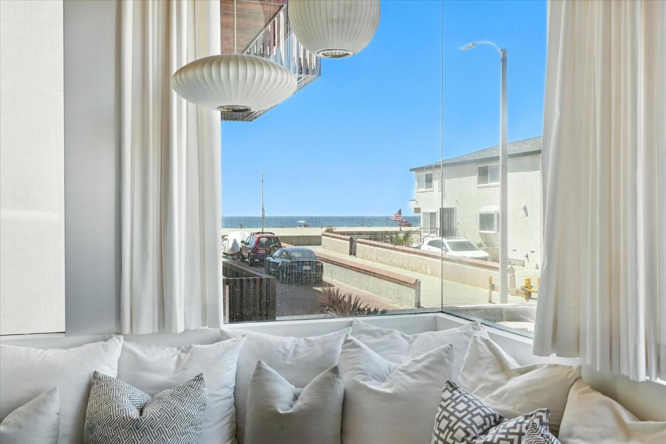 Hermosa Beach, Los Angeles, 90254, United States, 5 Bedrooms Bedrooms, ,5 BathroomsBathrooms,Residential,For Sale,1941556