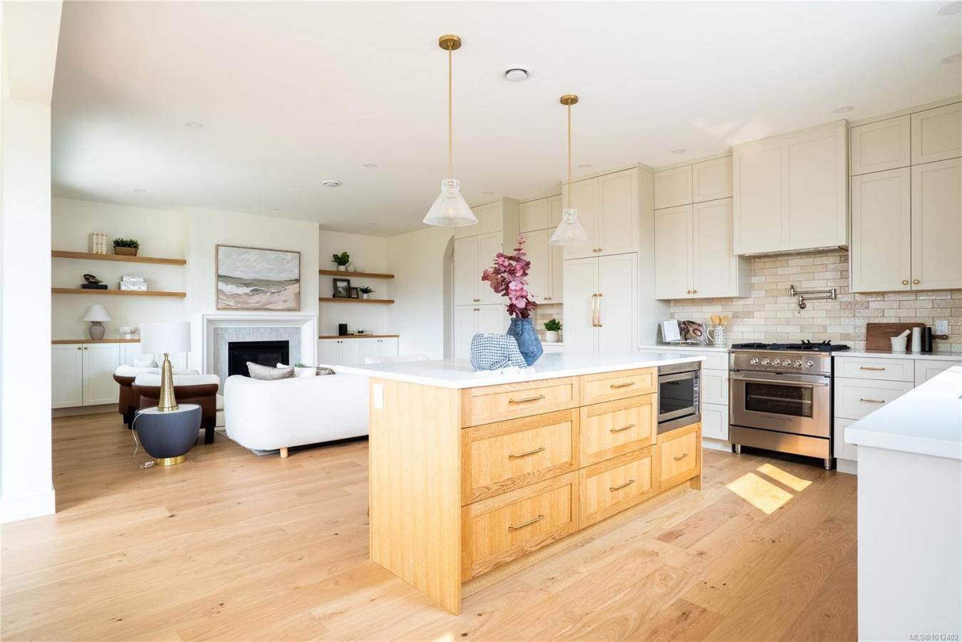 Langford, Capital Regional District, V9B 6C6, Canada, 6 Bedrooms Bedrooms, ,4 BathroomsBathrooms,Residential,For Sale,1941553