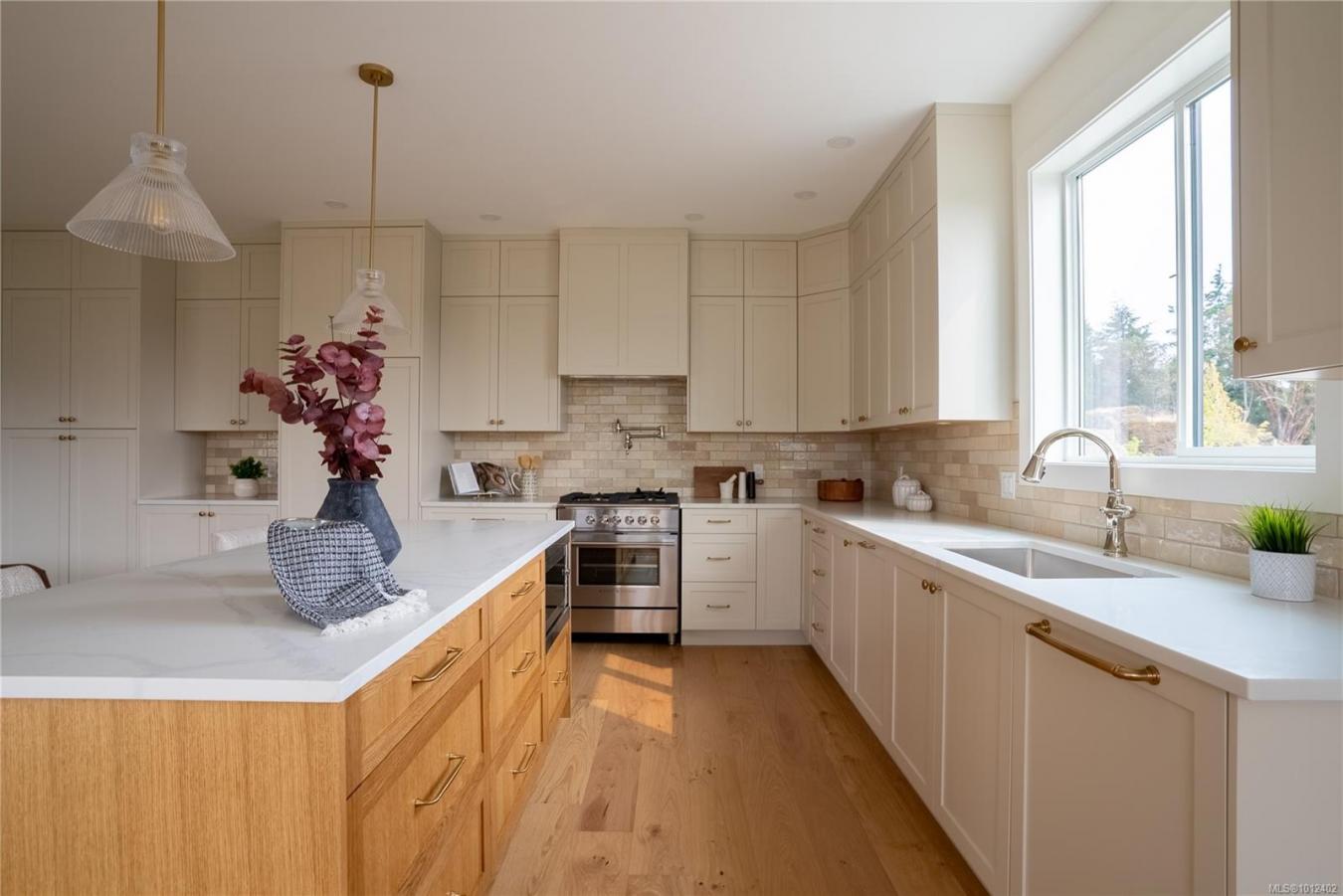 Langford, Capital Regional District, V9B 6C6, Canada, 6 Bedrooms Bedrooms, ,4 BathroomsBathrooms,Residential,For Sale,1941553
