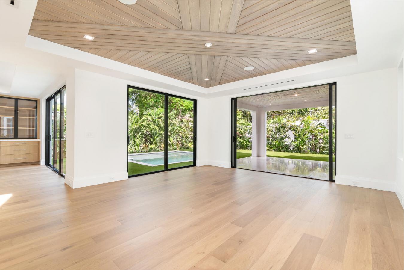 West Palm Beach, Florida, 33405, United States, 4 Bedrooms Bedrooms, ,4 BathroomsBathrooms,Residential,For Sale,1943698