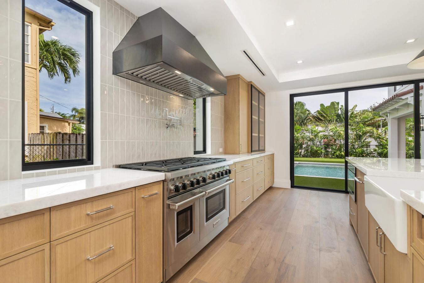 West Palm Beach, Florida, 33405, United States, 4 Bedrooms Bedrooms, ,4 BathroomsBathrooms,Residential,For Sale,1943698