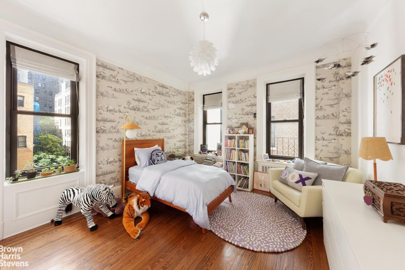 New York, New York, 10021, United States, 4 Bedrooms Bedrooms, ,3 BathroomsBathrooms,Residential,For Sale,1943697