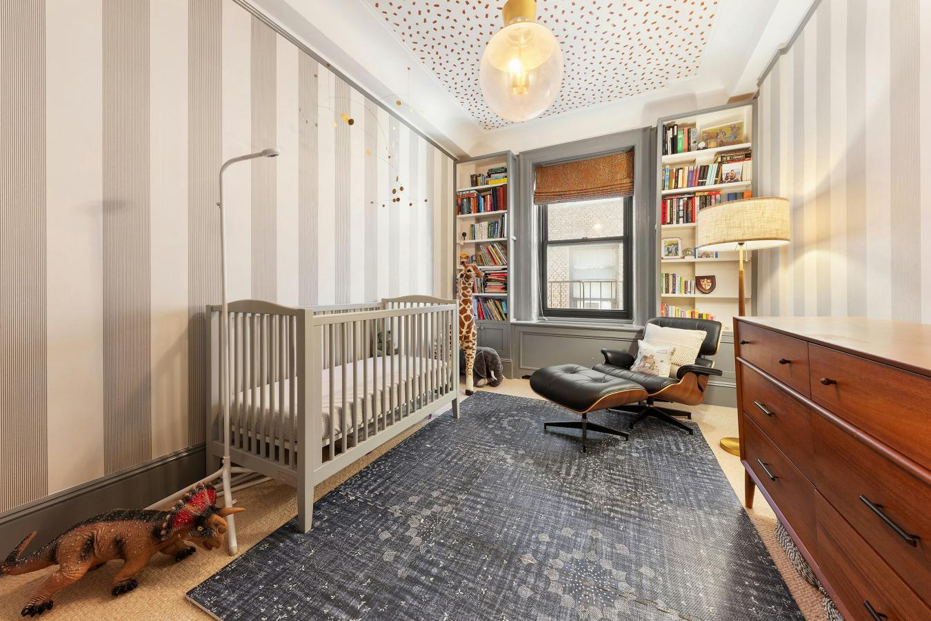 New York, New York, 10021, United States, 4 Bedrooms Bedrooms, ,3 BathroomsBathrooms,Residential,For Sale,1943697