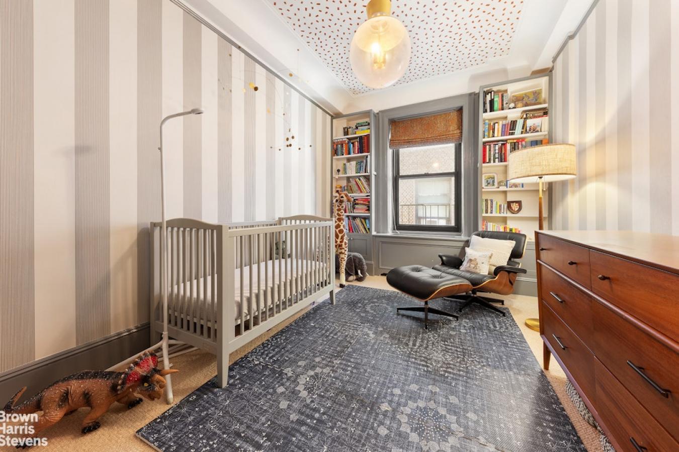 New York, New York, 10021, United States, 4 Bedrooms Bedrooms, ,3 BathroomsBathrooms,Residential,For Sale,1943697