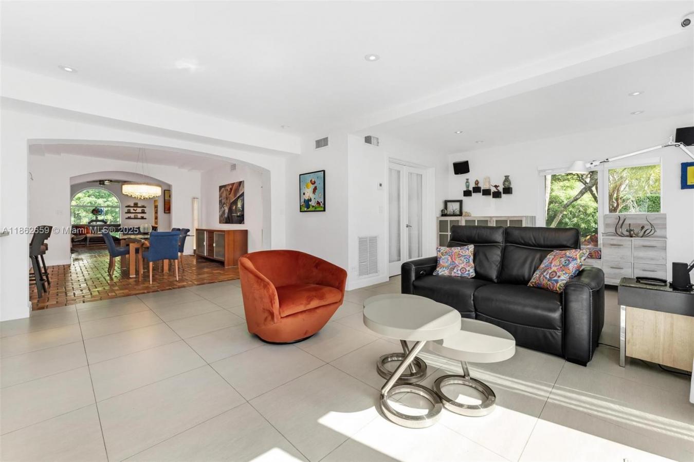 Miami Beach, Florida, 33139, United States, 4 Bedrooms Bedrooms, ,4 BathroomsBathrooms,Residential,For Sale,1943959
