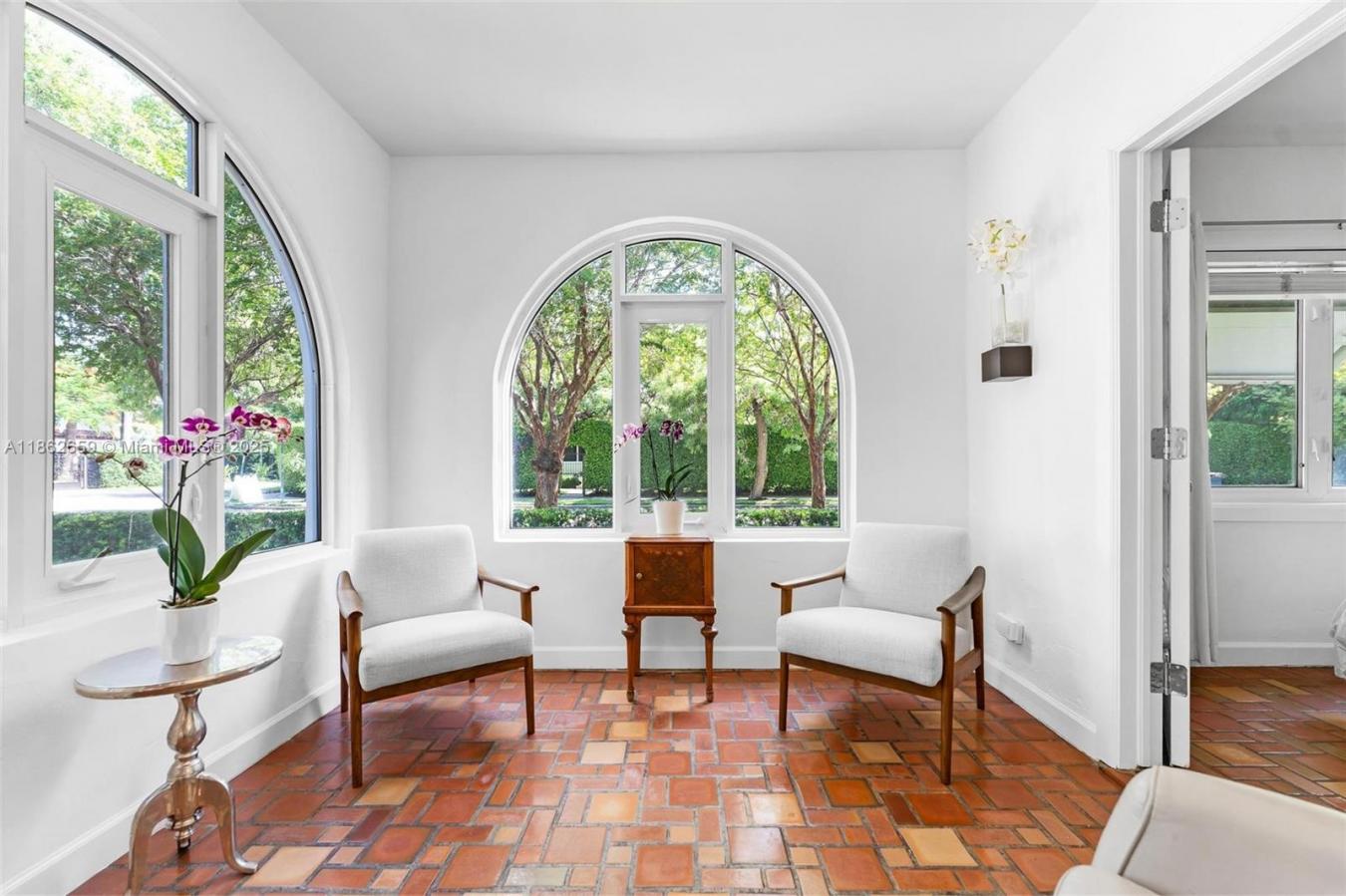 Miami Beach, Florida, 33139, United States, 4 Bedrooms Bedrooms, ,4 BathroomsBathrooms,Residential,For Sale,1943959