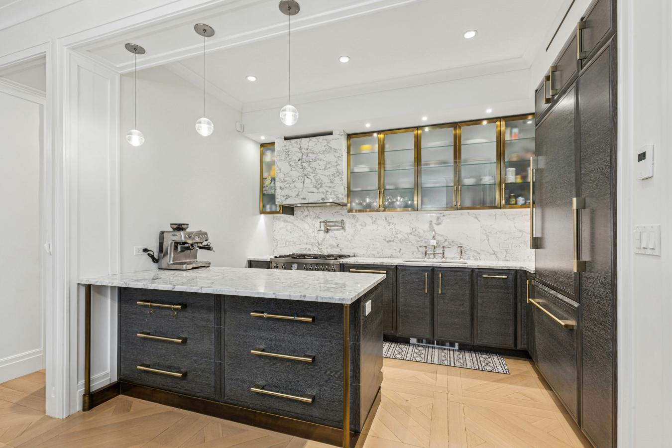 New York, New York, 10024, United States, 3 Bedrooms Bedrooms, ,2 BathroomsBathrooms,Residential,For Sale,1943696